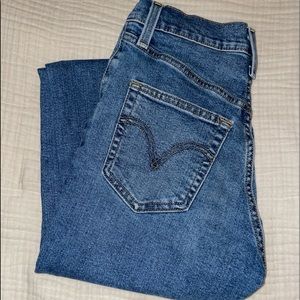 Levi’s Ribcage Straight Ankle Jeans